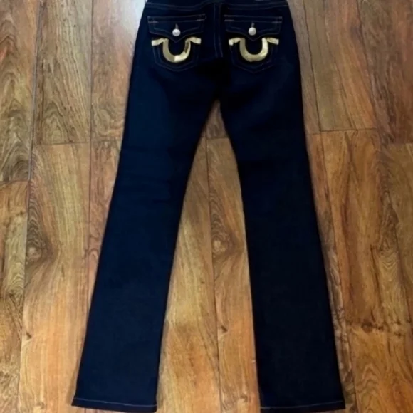 New True Religion Dark Wash Jeans With Gold Detailing 33" Inseam - Picture 2 of 6